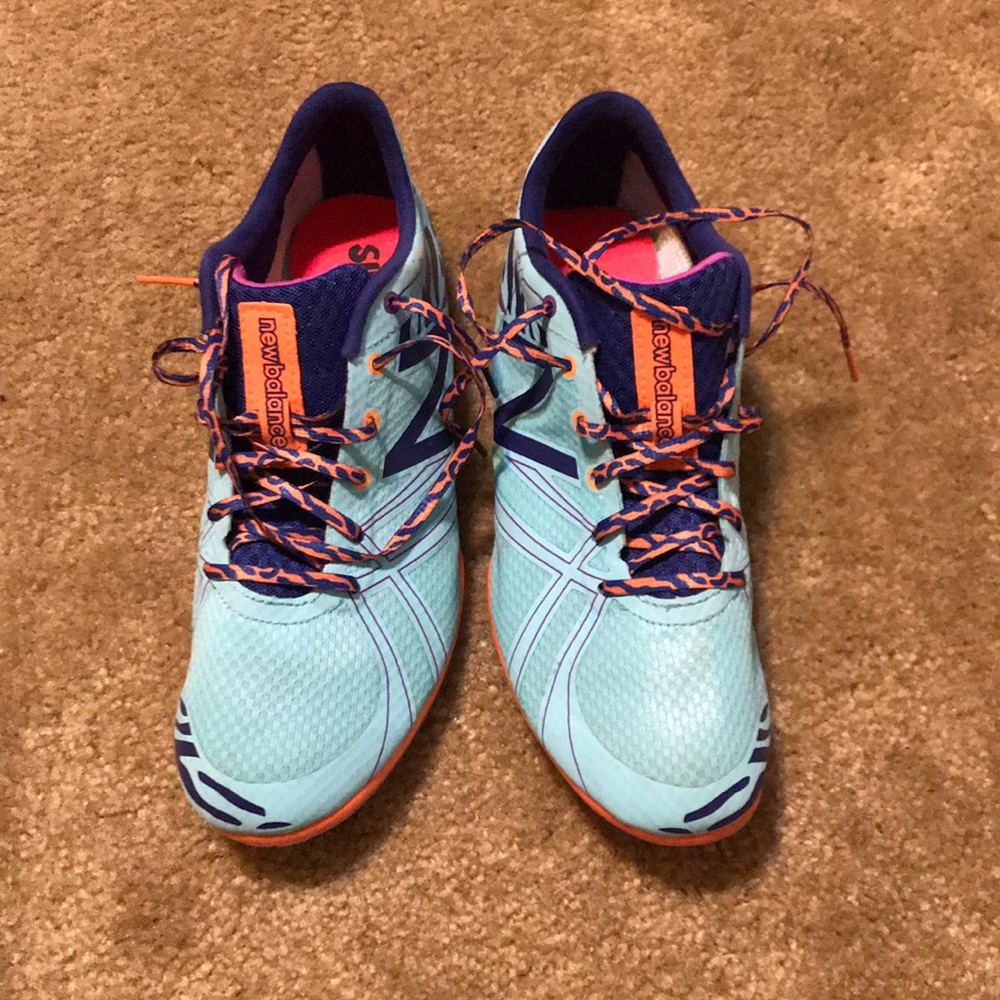 Track shoes